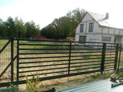 ploty-ogrodzenia-panelowe-betonowe-metalowe-z-siatki-systemowe-srutowane-gabionowe-lupane (208)