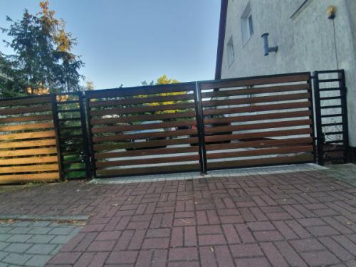 ploty-ogrodzenia-panelowe-betonowe-metalowe-z-siatki-systemowe-srutowane-gabionowe-lupane (409)